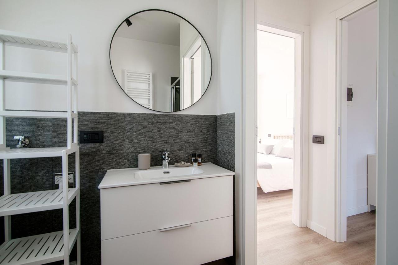 Olive Tree Lake View Apartment เบลลาโจ ภายนอก รูปภาพ